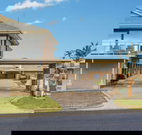 Hybiscus Waterfront Apartments - Tourism Cairns