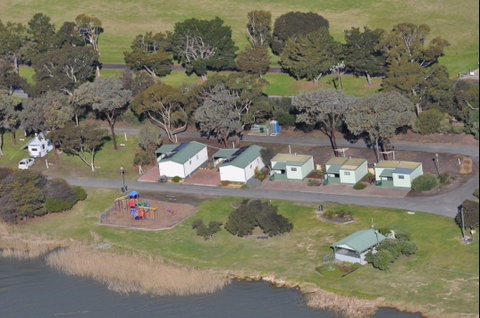 Lake Albert Caravan Park, Meningie SA - Tourism Cairns 1