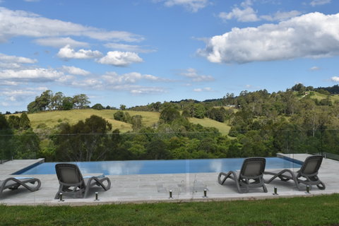 Mapleton Springs - Tourism Cairns 0