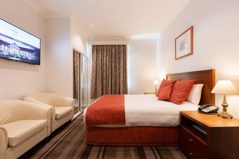 Mercure Canberra - Tourism Cairns 0