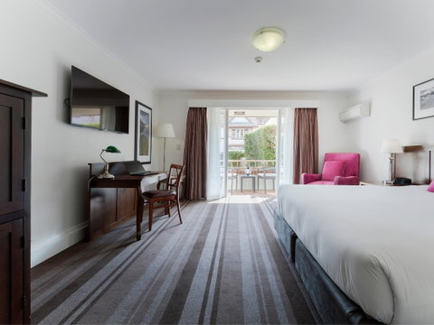 Mercure Canberra - Tourism Cairns 2