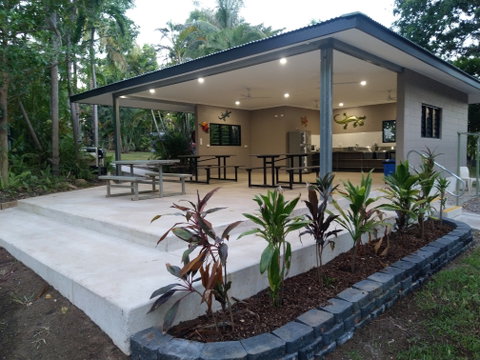 Oasis Tourist Park - Tourism Cairns 1