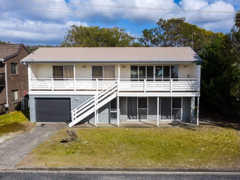 Seaview Getaway | Dunbogan - Tourism Cairns 0