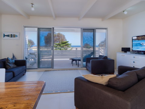 Seaview Getaway | Dunbogan - Tourism Cairns 2