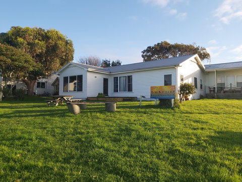 Surfside Backpacker - Tourism Cairns 0