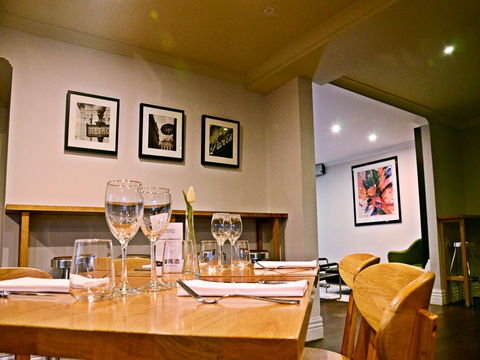 The Waverley International Hotel - Tourism Cairns 2