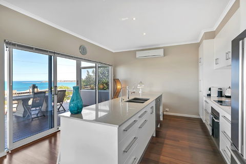 The Salty Dog Beachhouse - Tourism Cairns 2