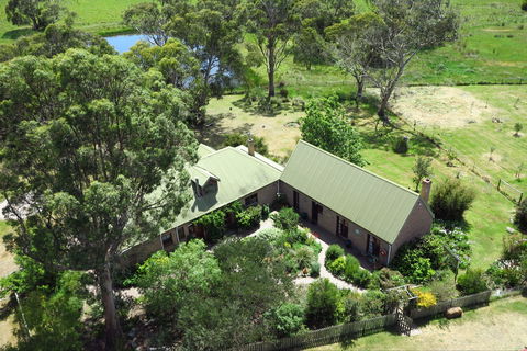 Wind Song Bed And Breakfast - Tourism Cairns 1