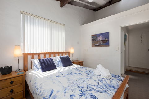 Absolute Oceanfront Cottage - Tourism Cairns 1