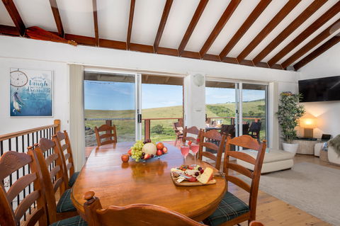 Absolute Oceanfront Cottage - Tourism Cairns 2