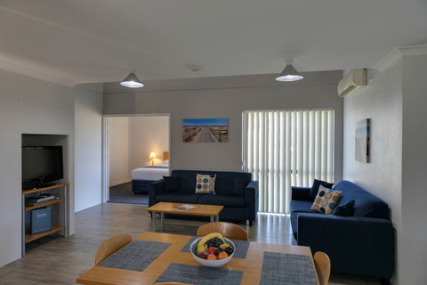Amalfi Resort  Busselton - Tourism Cairns 2