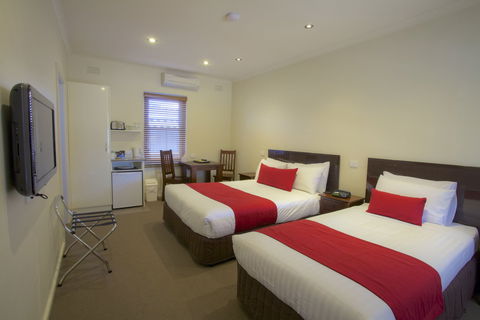 Amaroo Motel - Tourism Cairns 1
