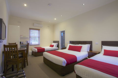 Amaroo Motel - Tourism Cairns 2