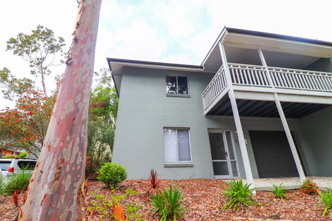 Blackbutt Family Loft Townhouse - Tourism Cairns 0