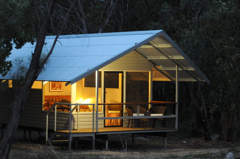 Davidsons Arnhemland Safari Lodge - Tourism Cairns 0