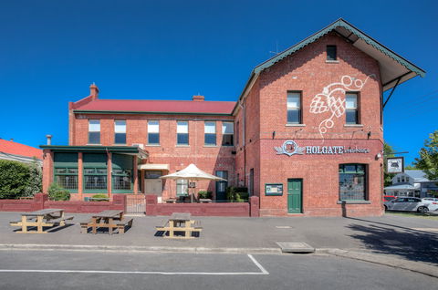 Holgate Hotel - Tourism Cairns 0