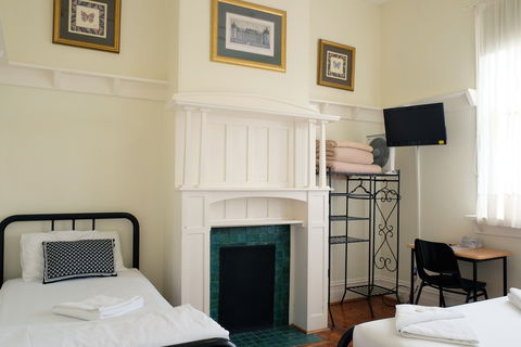 Hotel Claremont Guest House - Tourism Cairns 2