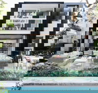 Luxico - Harbourside Retreat - Tourism Cairns