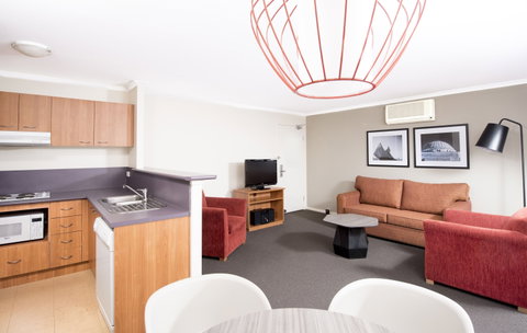 Mantra On Northbourne - Tourism Cairns 1