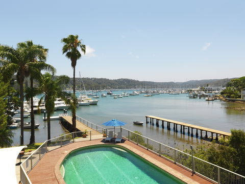 Metro Mirage Hotel Newport - Tourism Cairns 0