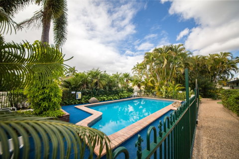 Southside Holiday Village - Tourism Cairns 1