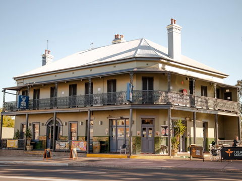 The Family Hotel Maitland - Tourism Cairns 0
