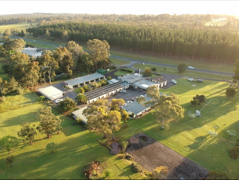 William MacIntosh Motor Lodge - Tourism Cairns 0