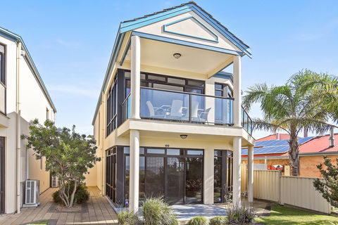 63 Franklin Parade - Tourism Cairns 1