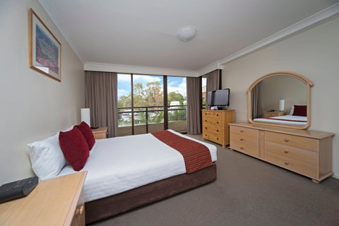 BreakFree Capital Tower - Tourism Cairns 1