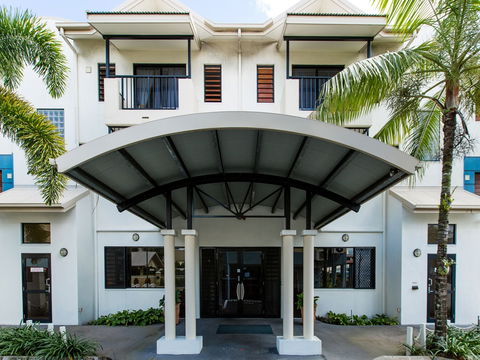 Cairns Queens Court - Tourism Cairns 1