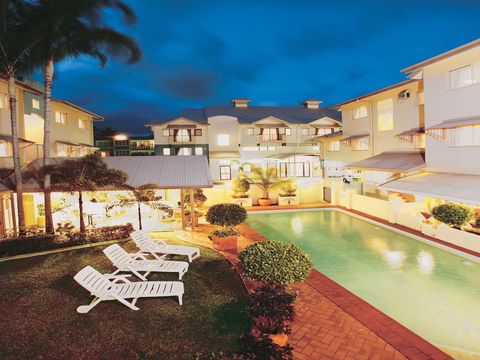 Cairns Queens Court - Tourism Cairns 2