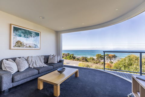 Dlux + Escape @ 83 Great Ocean Road Apartments Lorne - Tourism Cairns 0
