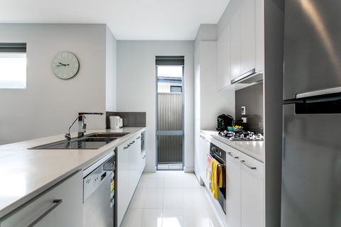 Ella House I - Tourism Cairns 1