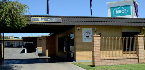 Hilltop Motel - Tourism Cairns 0