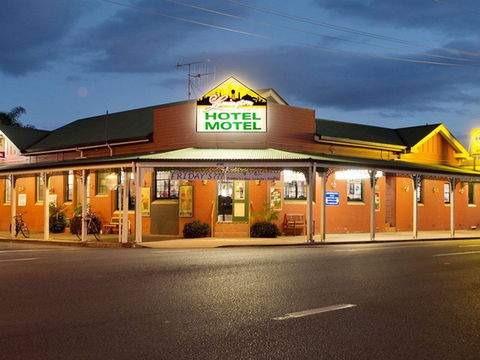 Lamington Hotel Motel - Tourism Cairns 0