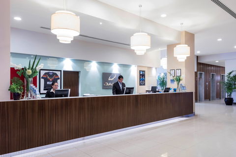 Oaks Glenelg Plaza Pier Suites - Tourism Cairns 1