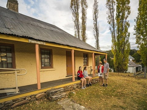 Old Trahlee - Tourism Cairns 0