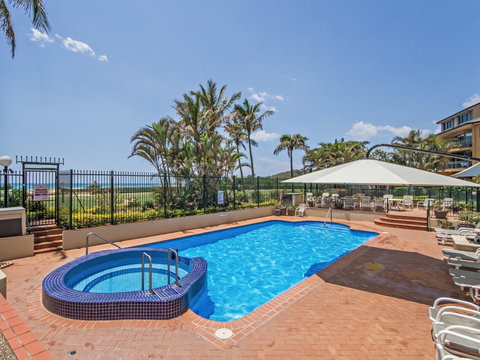 Princess Palm On The Beach - Tourism Cairns 0