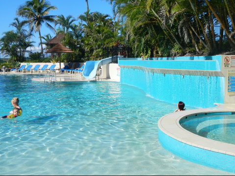 Royal Palm On The Beach - Tourism Cairns 1