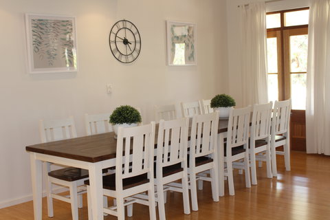 Seaside Garden Cottages - The Villa - Tourism Cairns 2