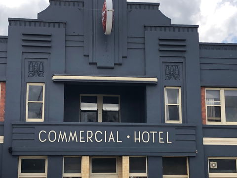 The Commercial Hotel Mansfield - Tourism Cairns 0