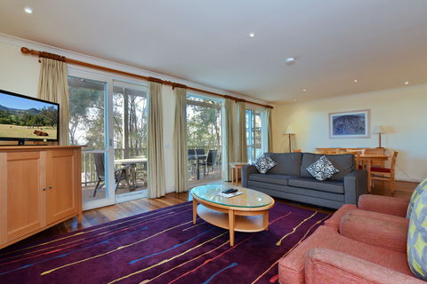 Villa Chambourcin - Tourism Cairns 0