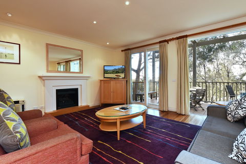 Villa Chambourcin - Tourism Cairns 1