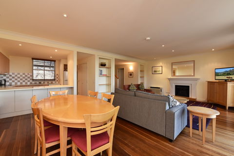 Villa Chambourcin - Tourism Cairns 2