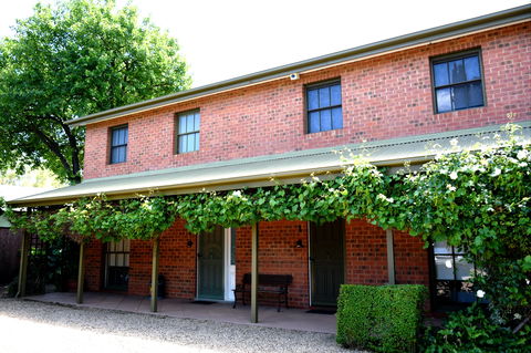Wagga Riverside Apartments - Tourism Cairns 0