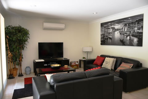 Wagga Riverside Apartments - Tourism Cairns 2