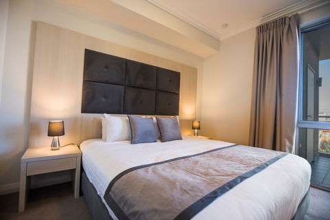 Zappeion Apartments - Tourism Cairns 1