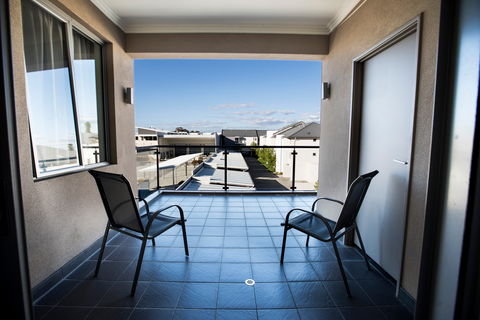 Zappeion Apartments - Tourism Cairns 2