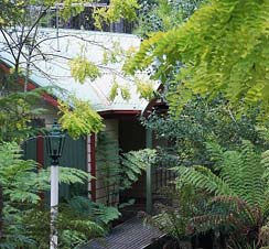 Eagle Hammer Cottages - Tourism Cairns 1