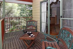 Eagle Hammer Cottages - Tourism Cairns 3